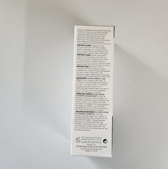 M.A.D Skincare Glycolic Age Diffusing Cleanser 200ml NEW In Box - Picture 2 of 2